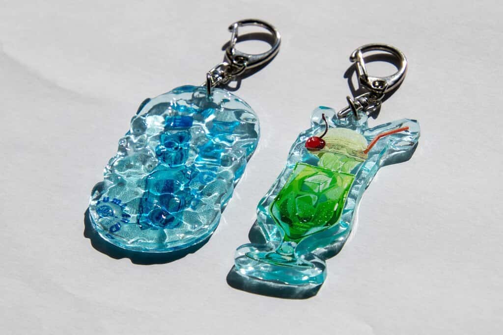 アクリルキーホルダー『ラムネ・クリームソーダ水面アクキー』の写真